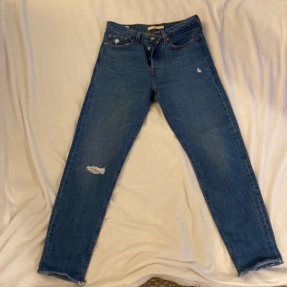 Levi’s wedgie Jean distressed size 27 - Picture 1 of 7